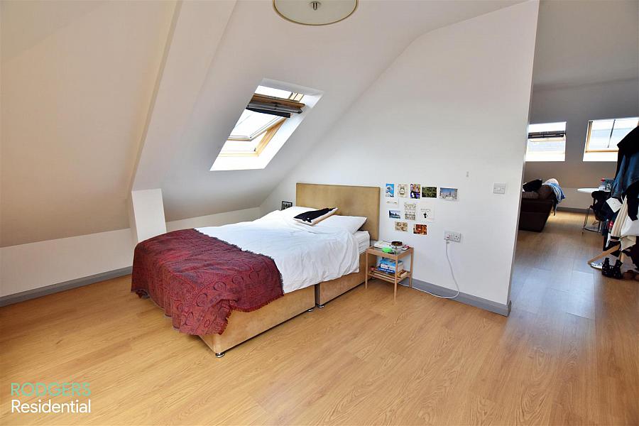 Apt 13, 125 Wellesley Avenue