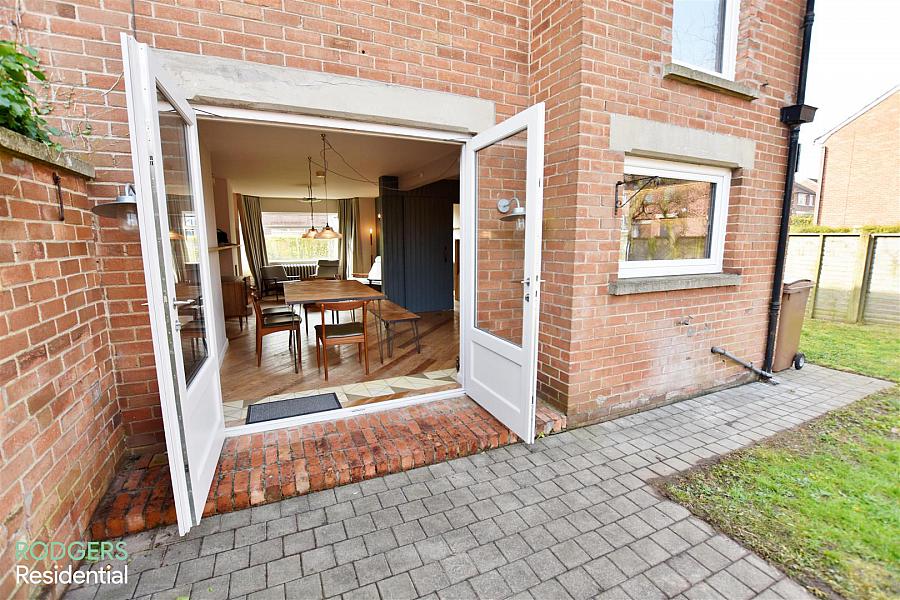 52 Cricklewood Park