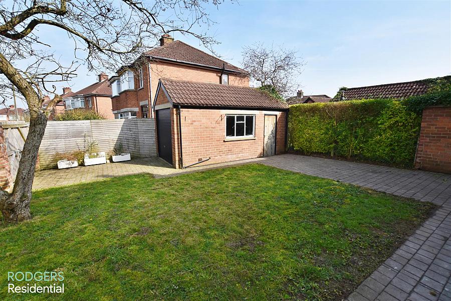 52 Cricklewood Park