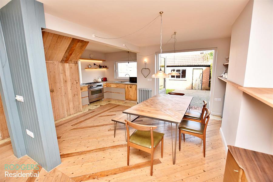 52 Cricklewood Park
