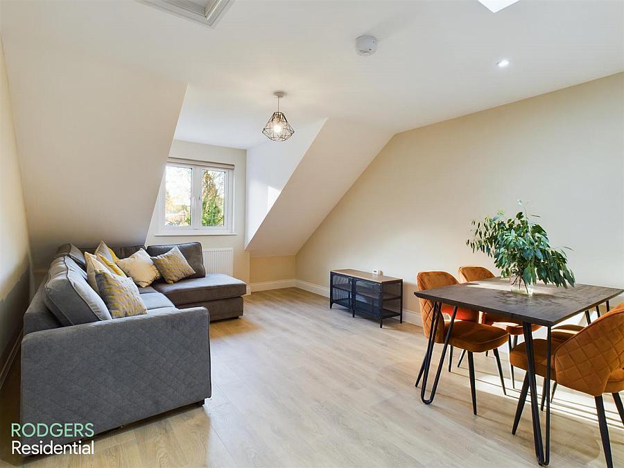 Apt 5, 14 Windsor Avenue