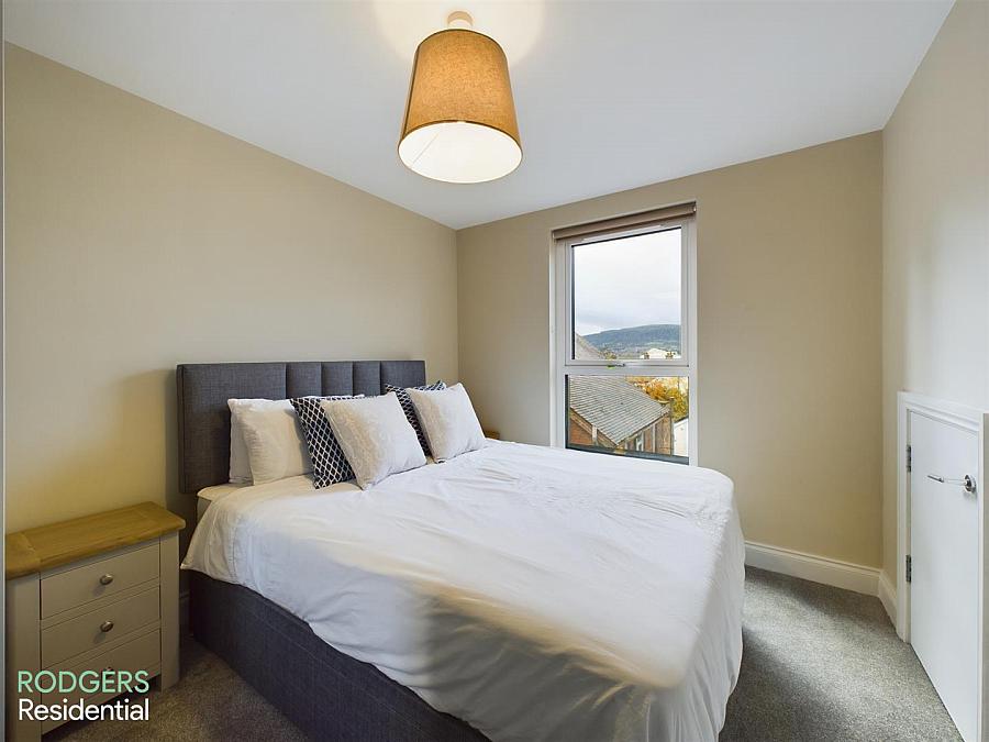 Apt 3, 14A Windsor Avenue
