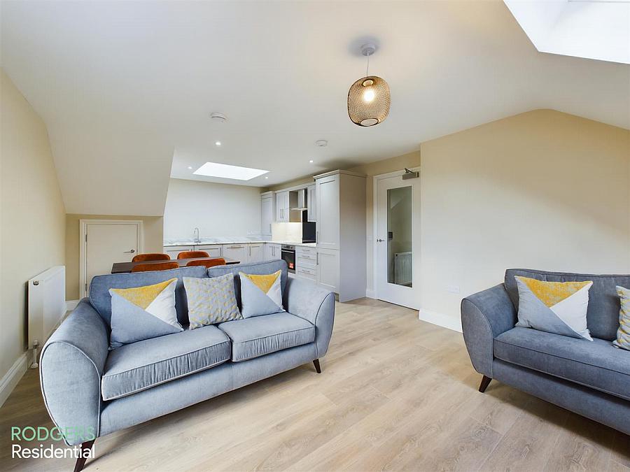 Apt 3, 14A Windsor Avenue
