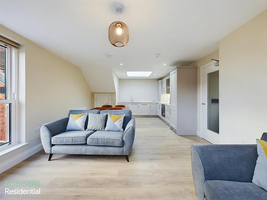Apt 3, 14A Windsor Avenue