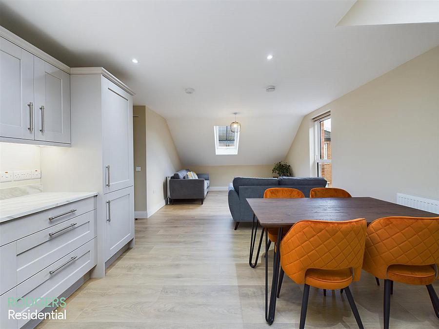Apt 3, 14A Windsor Avenue