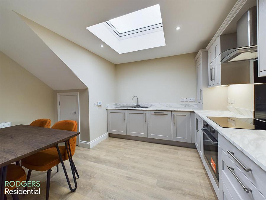 Apt 3, 14A Windsor Avenue