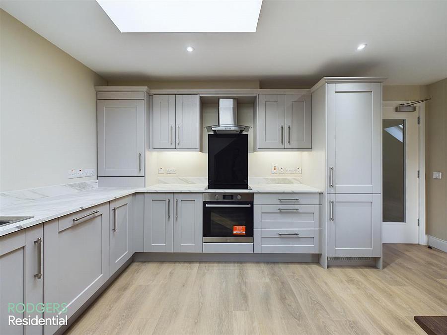 Apt 3, 14A Windsor Avenue