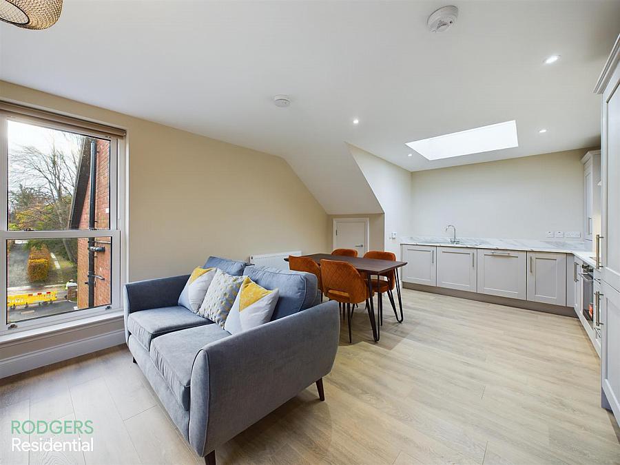 Apt 3, 14A Windsor Avenue