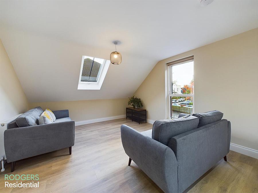 Apt 3, 14A Windsor Avenue