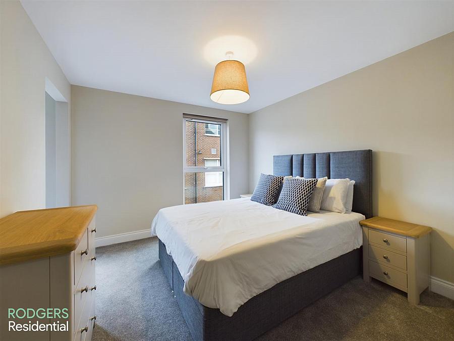 Apt 2 14A Windsor Avenue