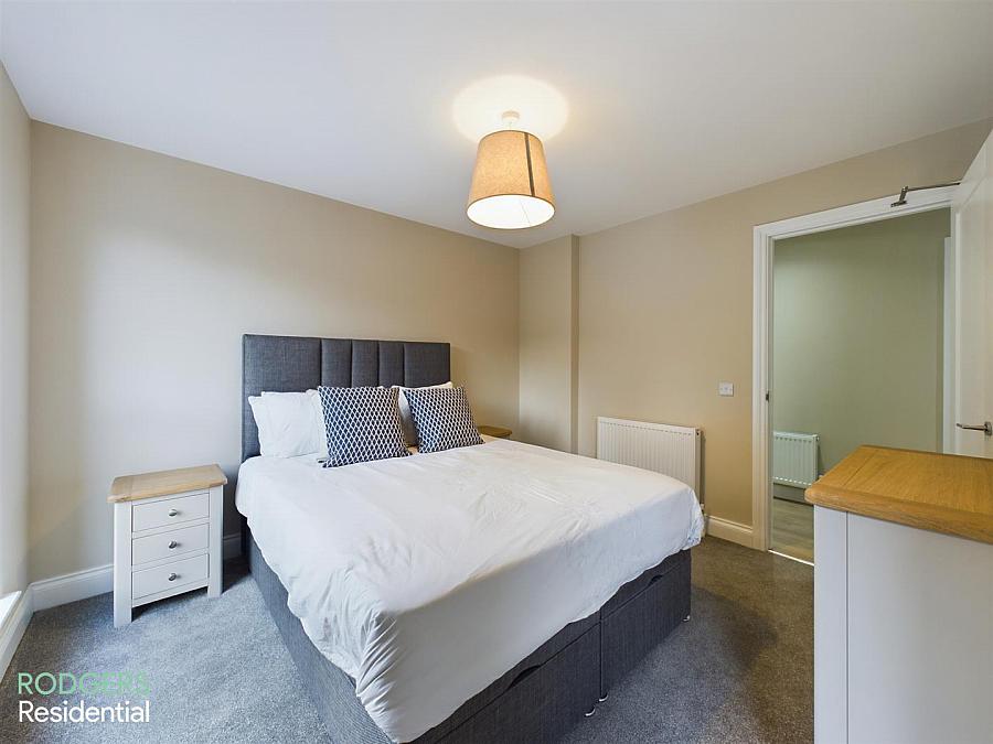 Apt 2 14A Windsor Avenue