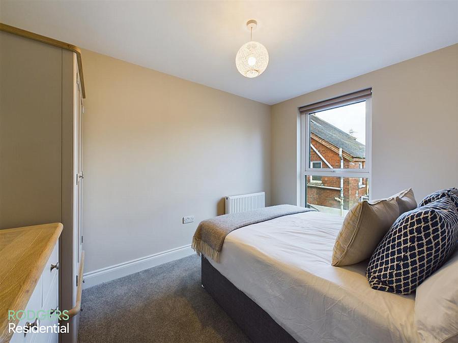 Apt 2 14A Windsor Avenue