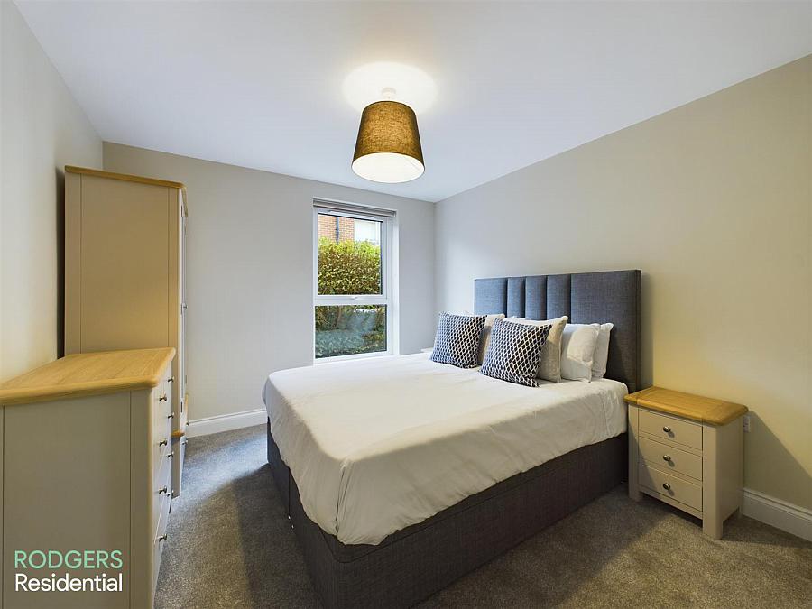Apt 1, 14a Windsor Avenue