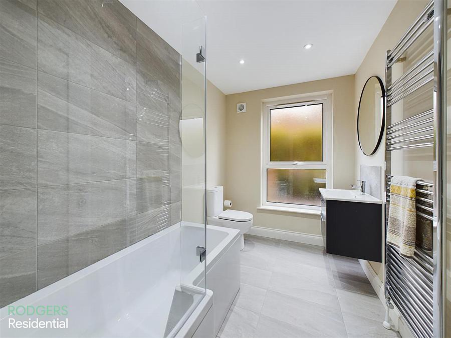 Apt 1, 14a Windsor Avenue