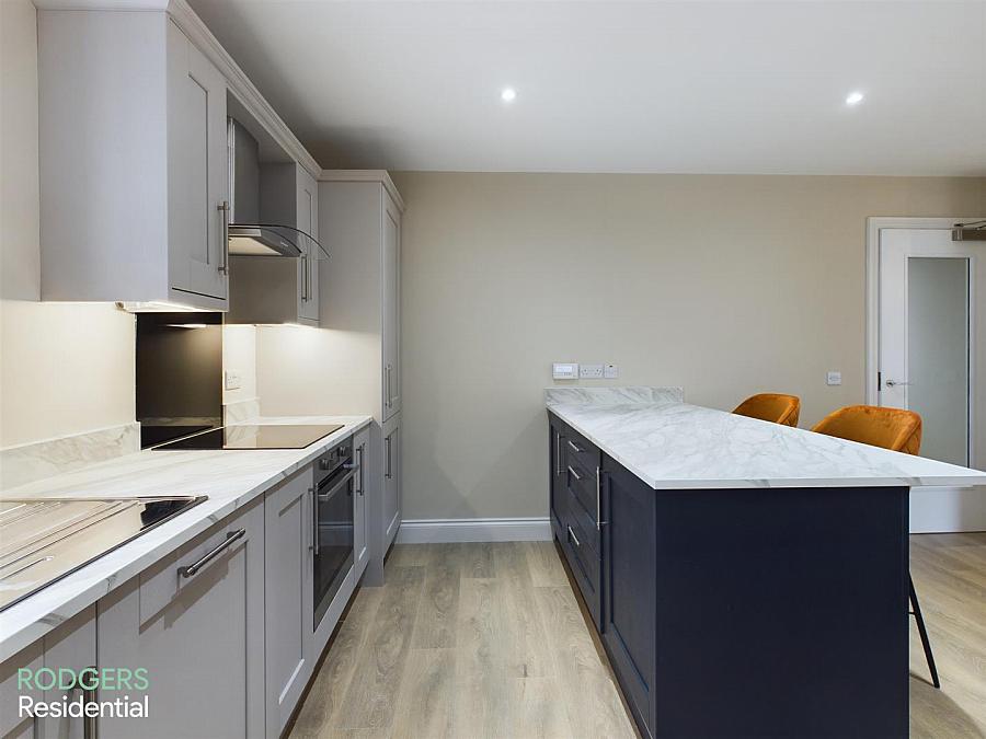 Apt 1, 14a Windsor Avenue