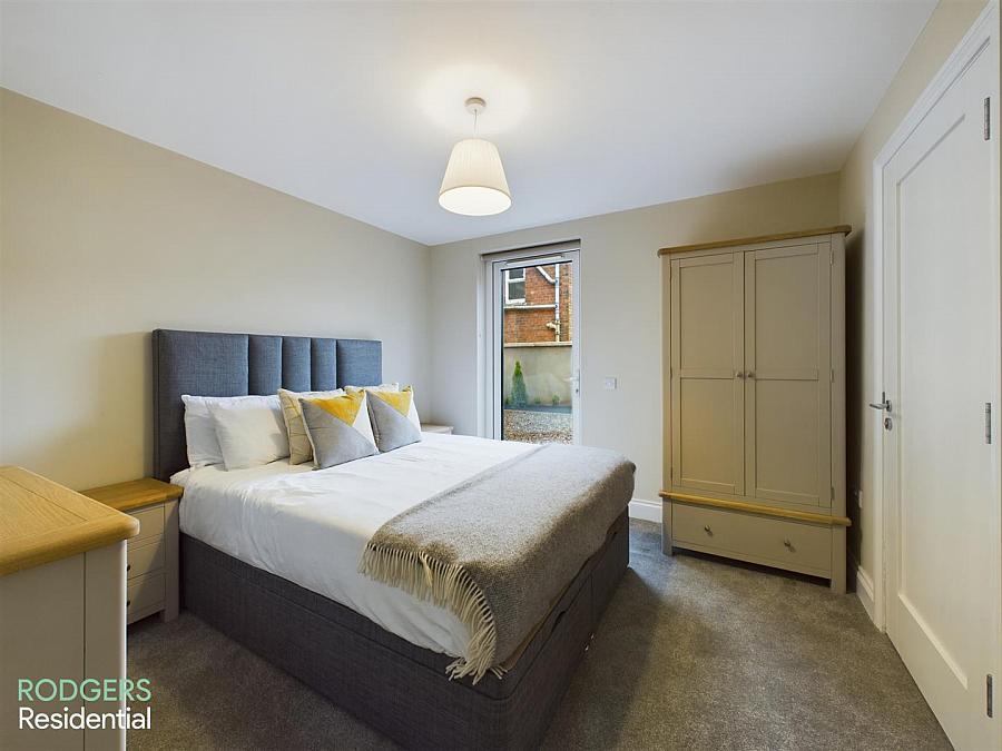 Apt 1, 14a Windsor Avenue