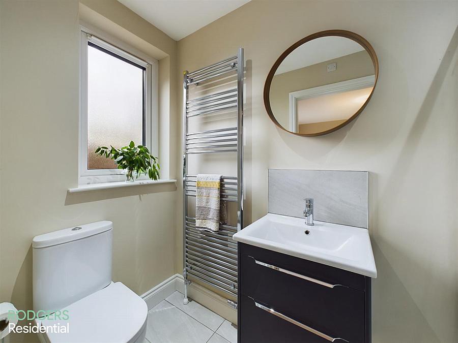 Apt 1, 14a Windsor Avenue