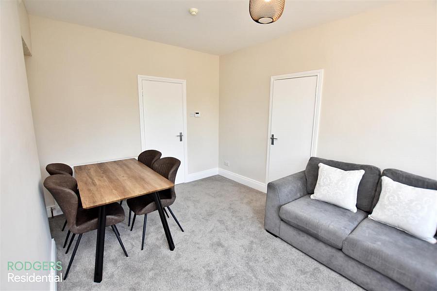 Apt 3, 244 Upper Newtownards Road