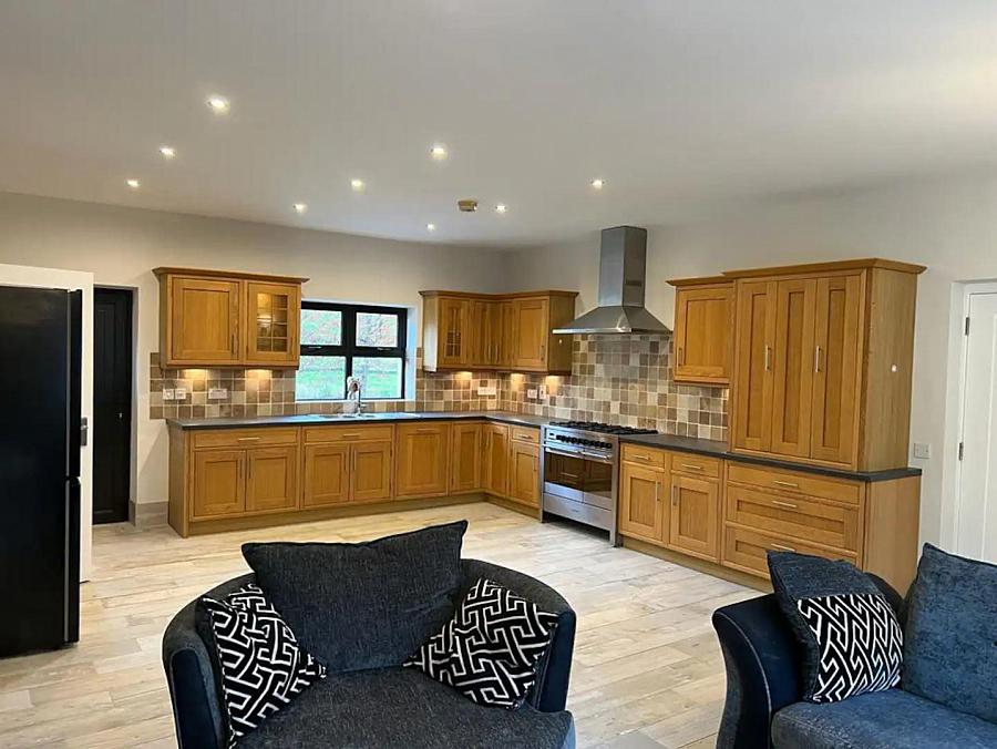 Short Term Let -, 292 Belfast Road