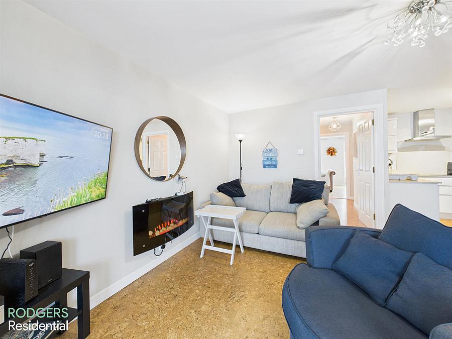 Apt 3, Byron Court Kinnegar Road