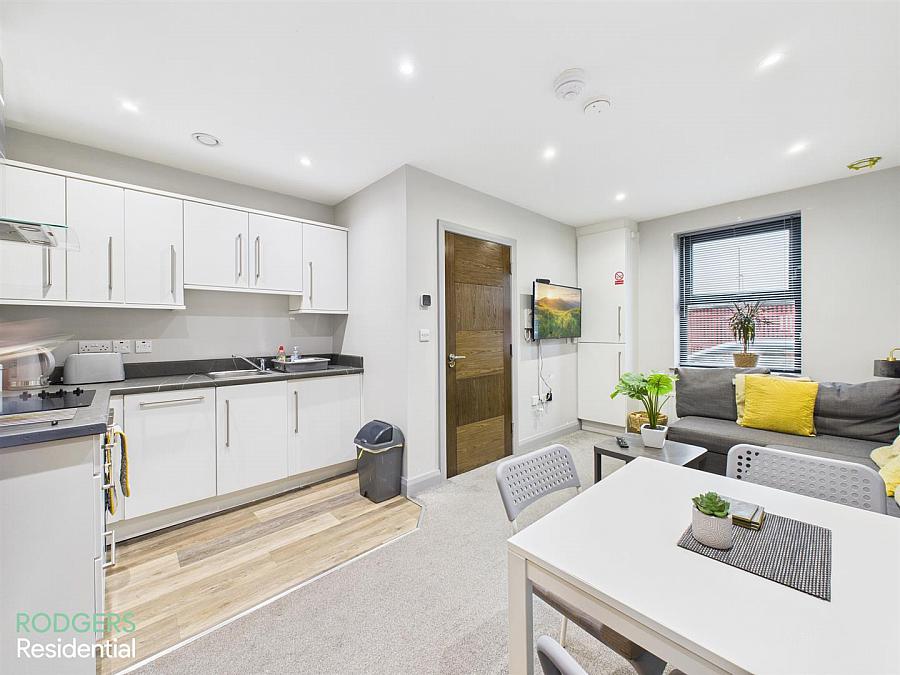 Apartment 1, 40 Upper Newtownards Road