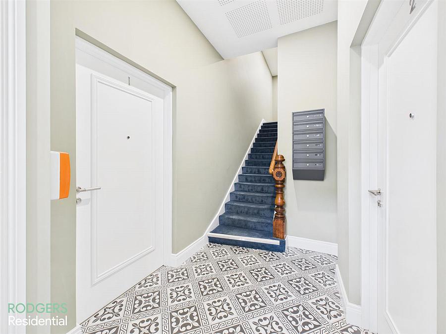 Apartment 4, 12 Windsor Avenue