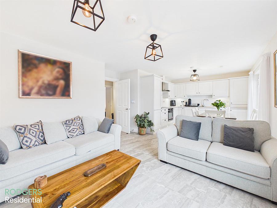 Apt 3, Ebrington Hall 149E Upper Newtownards Road