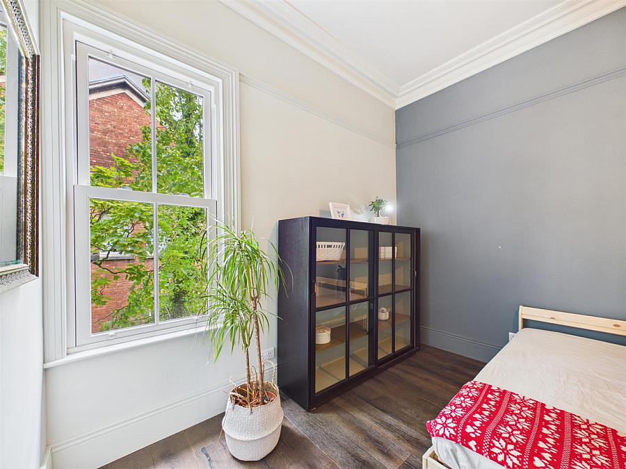 Apt 8, 'L'academie' College Gardens