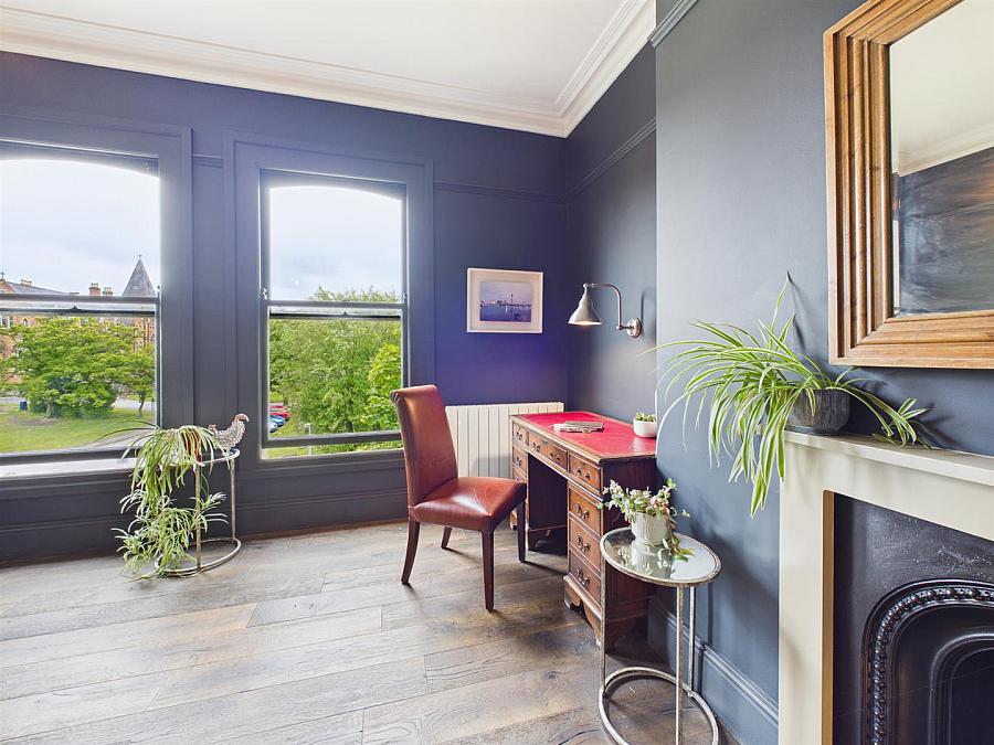 Apt 8, 'L'academie' College Gardens