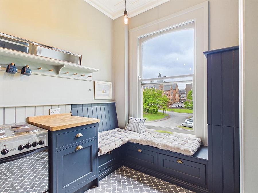 Apt 8, 'L'academie' College Gardens