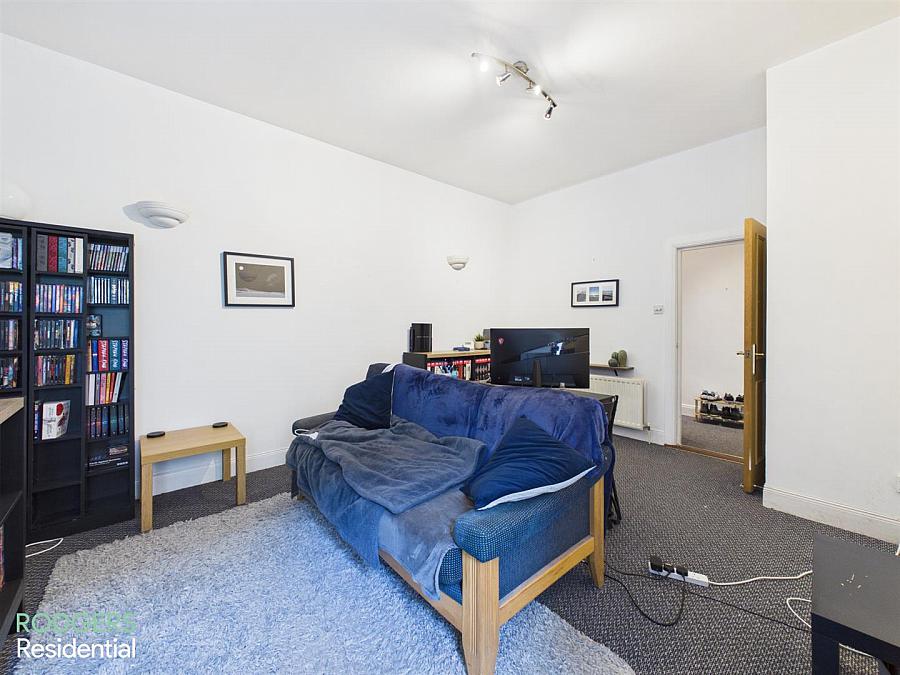 Flat 3, 23 Knock Road