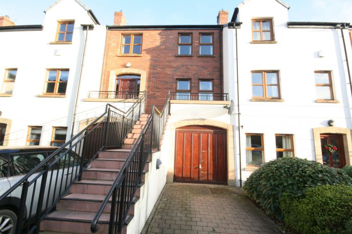 8 Manor Court, moira, BT67 0TL