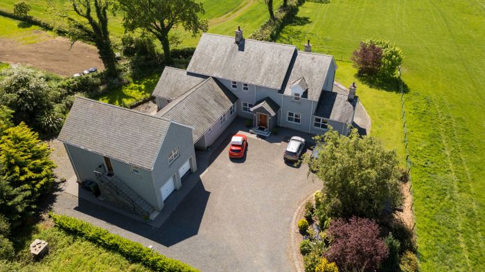 Country House with Equestrian Facilities and Lands "Old Oaks", 14b Moira Road, moira, upper ballinderry, lisburn, BT28 2HQ