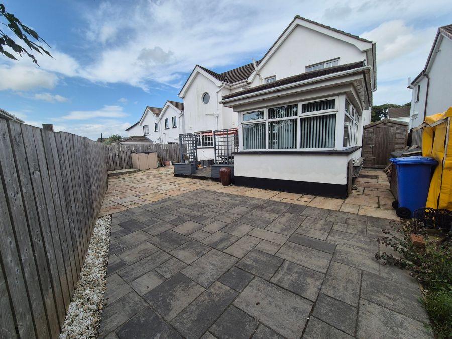 32 Smeaton Park
