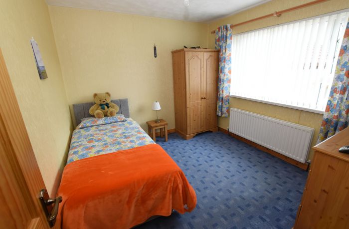 1 Ashcroft Close