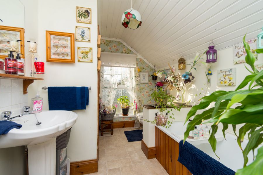 April Cottage 161 Moira Road