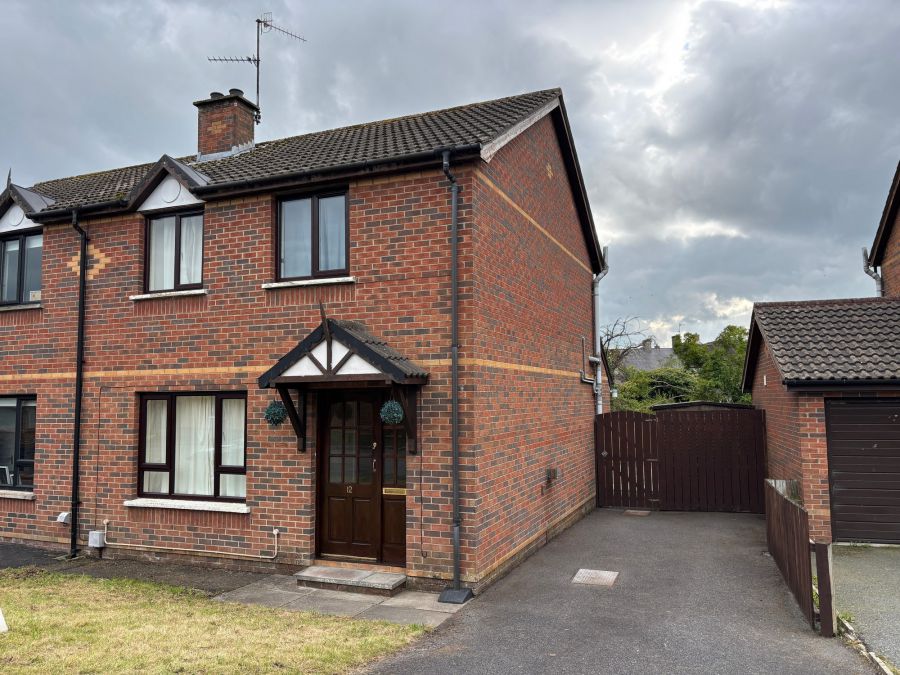 12 Demesne Grove