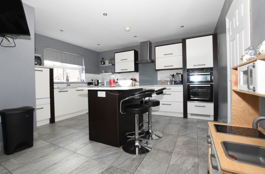 1 Wellington Park Way