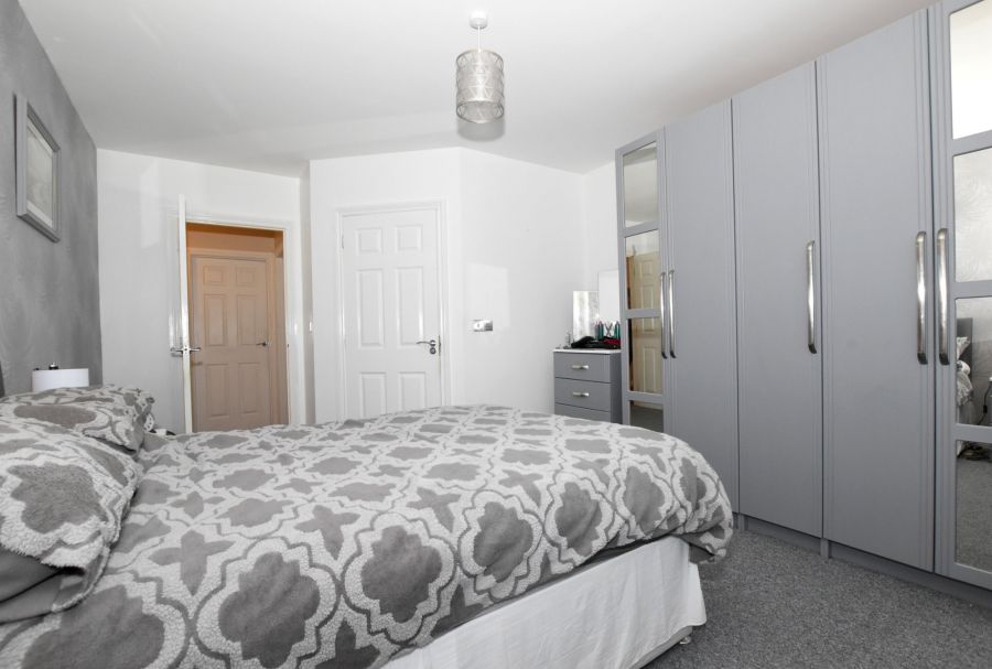 1 Wellington Park Way