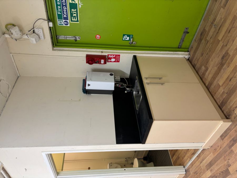 Retail Unit, 191 Kingsway