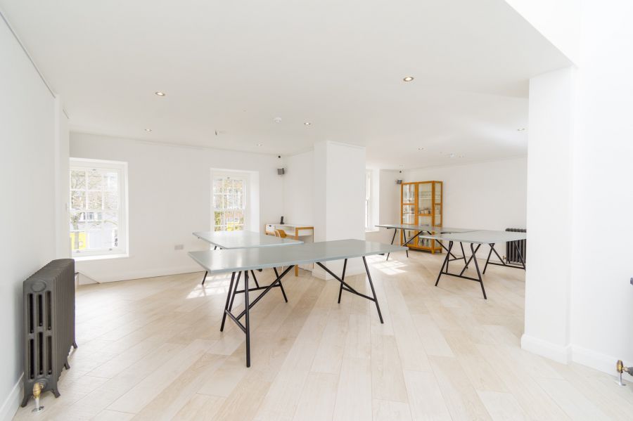 Fabulous Modern Retail Unit, 92a Main Street