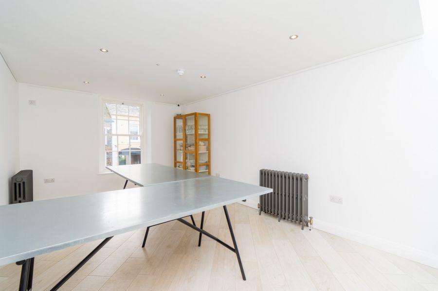 Fabulous Modern Retail Unit, 92a Main Street