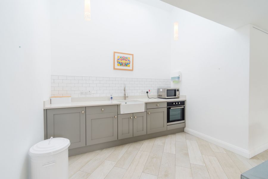 Fabulous Modern Retail Unit, 92a Main Street