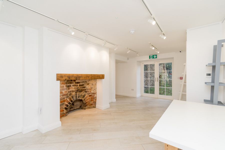 Fabulous Modern Retail Unit, 92a Main Street