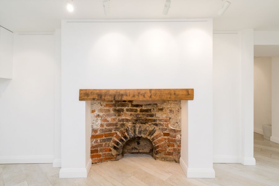 Fabulous Modern Retail Unit, 92a Main Street