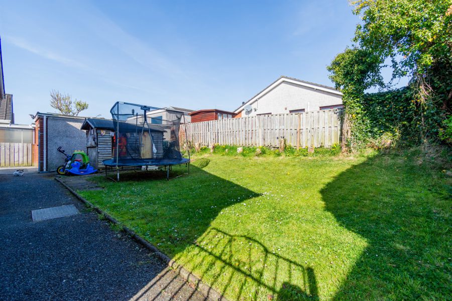 5 Adlon Crescent