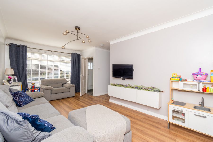 5 Adlon Crescent