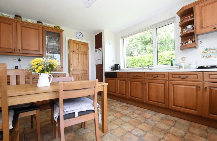 Country Cottage with total grounds extending to approximately 1.6 acres, 1 Lime Kiln Road