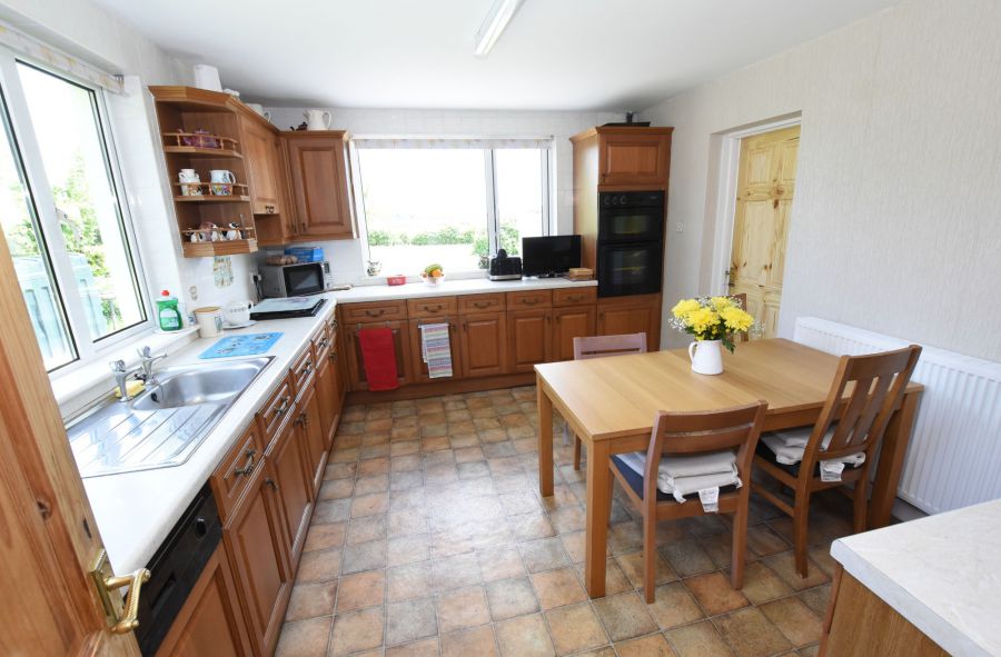 Country Cottage with total grounds extending to approximately 1.6 acres, 1 Lime Kiln Road