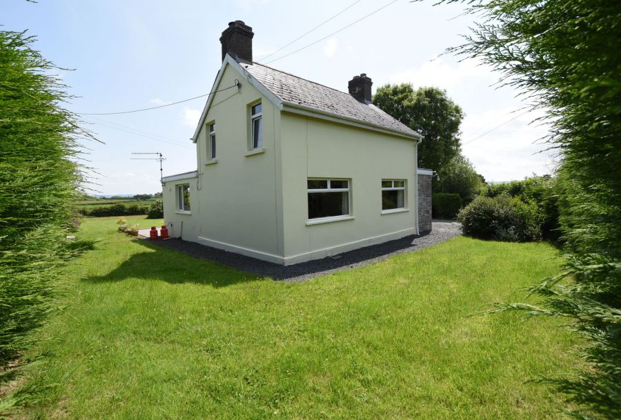Country Cottage with total grounds extending to approximately 1.6 acres, 1 Lime Kiln Road